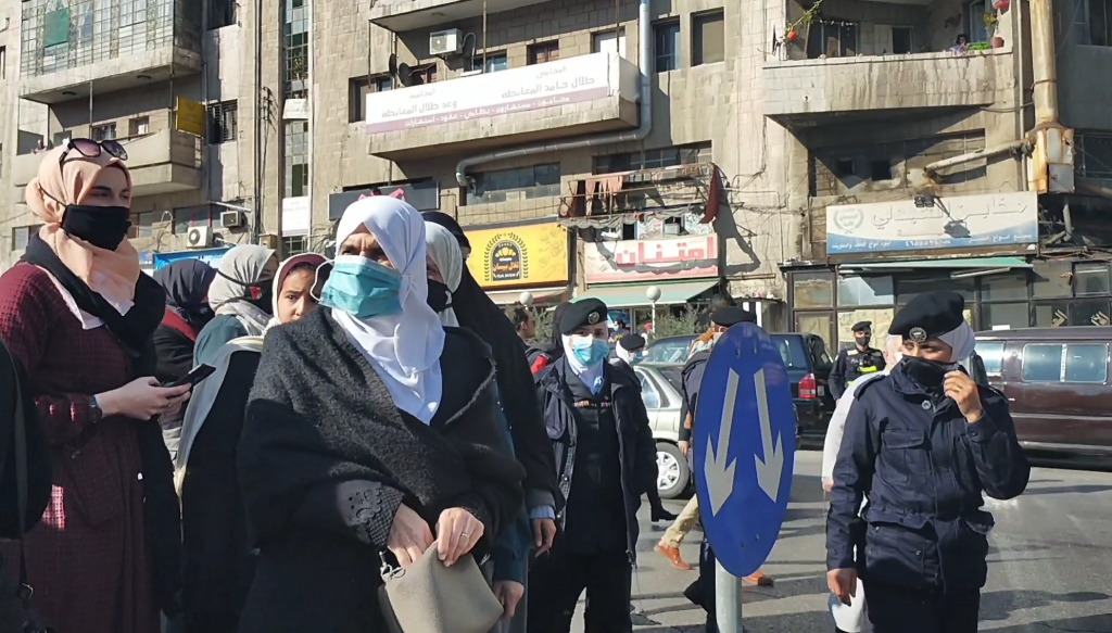 استمرار أزمة نقابة المعلمين: حلّ النقابة ومنع الاعتصامات أمام «النواب»
