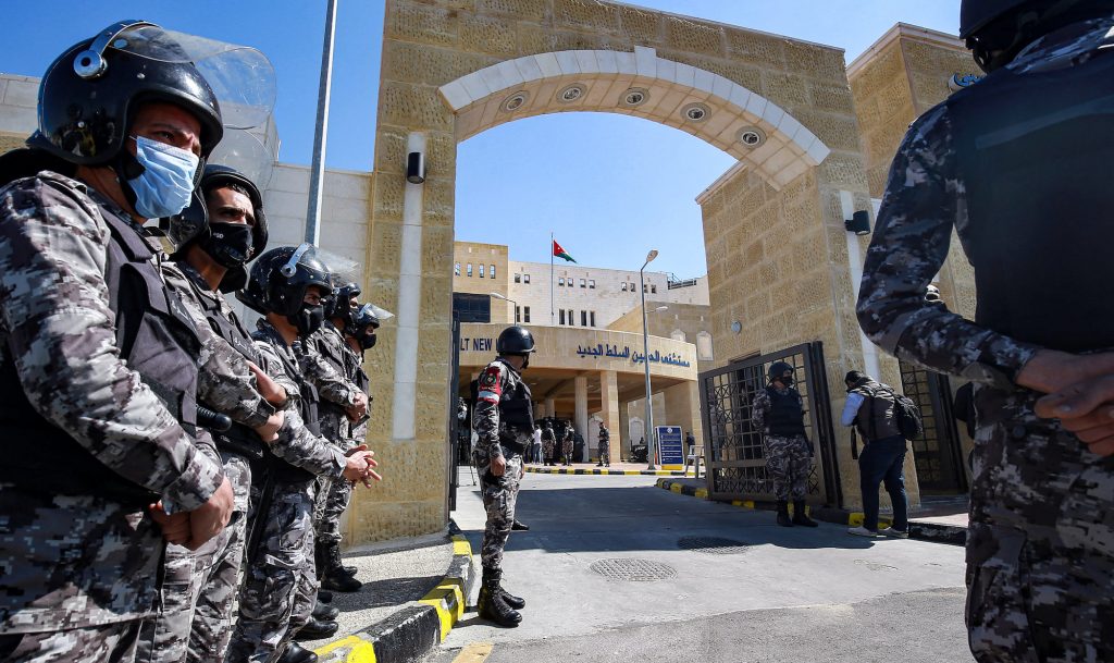 «الروح عزيزة»: ما الذي حدث في مستشفى السلط الجديد؟