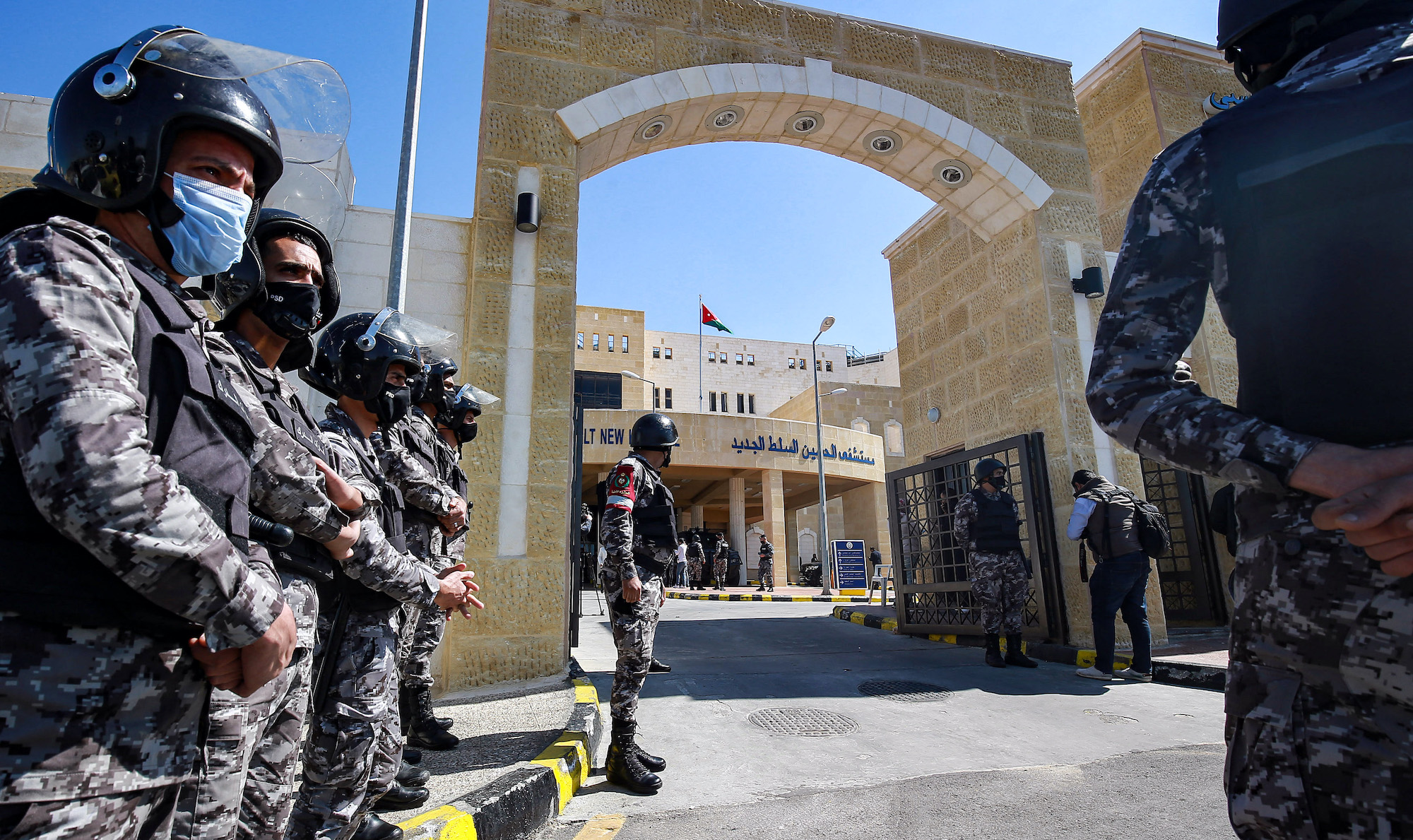 «الروح عزيزة»: ما الذي حدث في مستشفى السلط الجديد؟