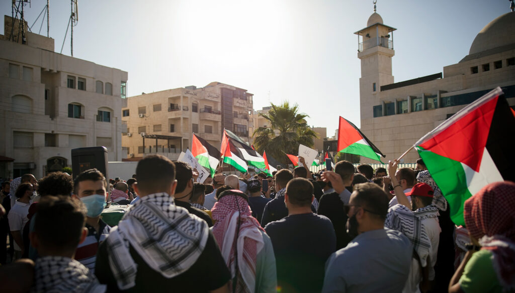 الاحتجاجات الشعبية في يومها العاشر: نقابة المعلمين وقوى حزبية عند الكالوتي