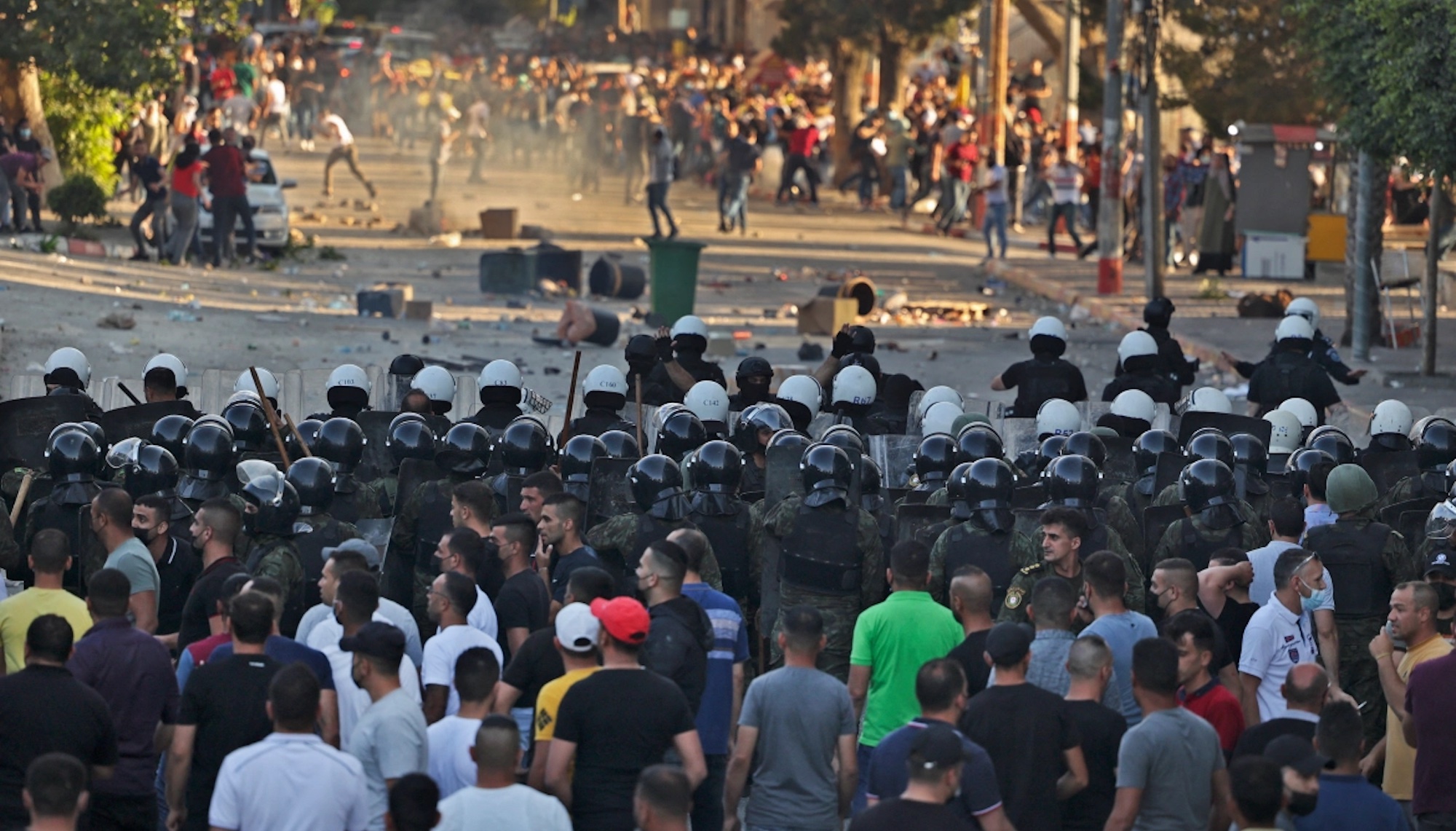 فتح والسلطة: عن أي فصلٍ نتحدث؟