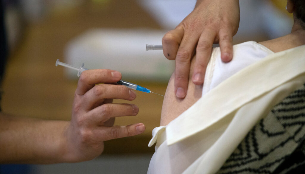 تلقيت جرعتي لقاح كوفيد-19، ثم ماذا؟
