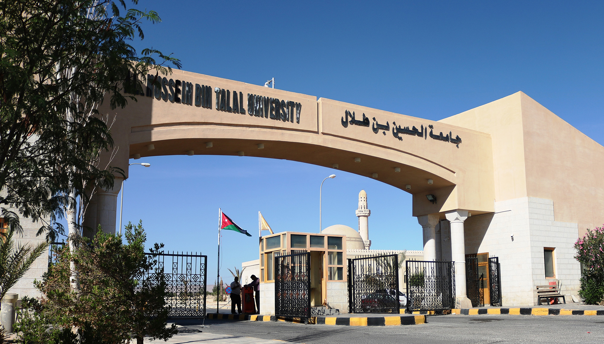«ما بدنا نسعفك على الفاضي»: عن الواقع الصحيّ في سكنات الطالبات