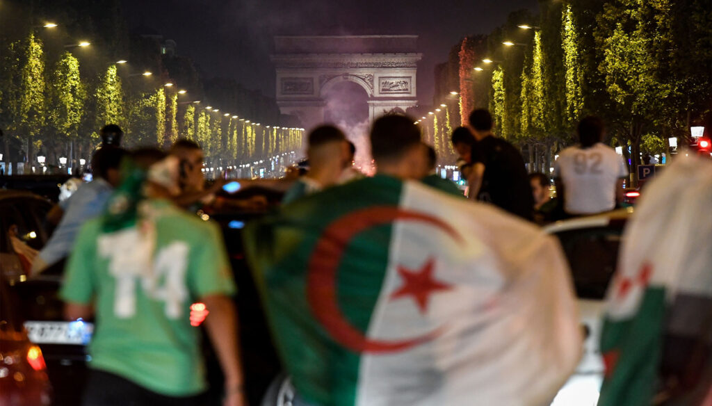فرنسا والجزائر: مباراة لا تنتهي