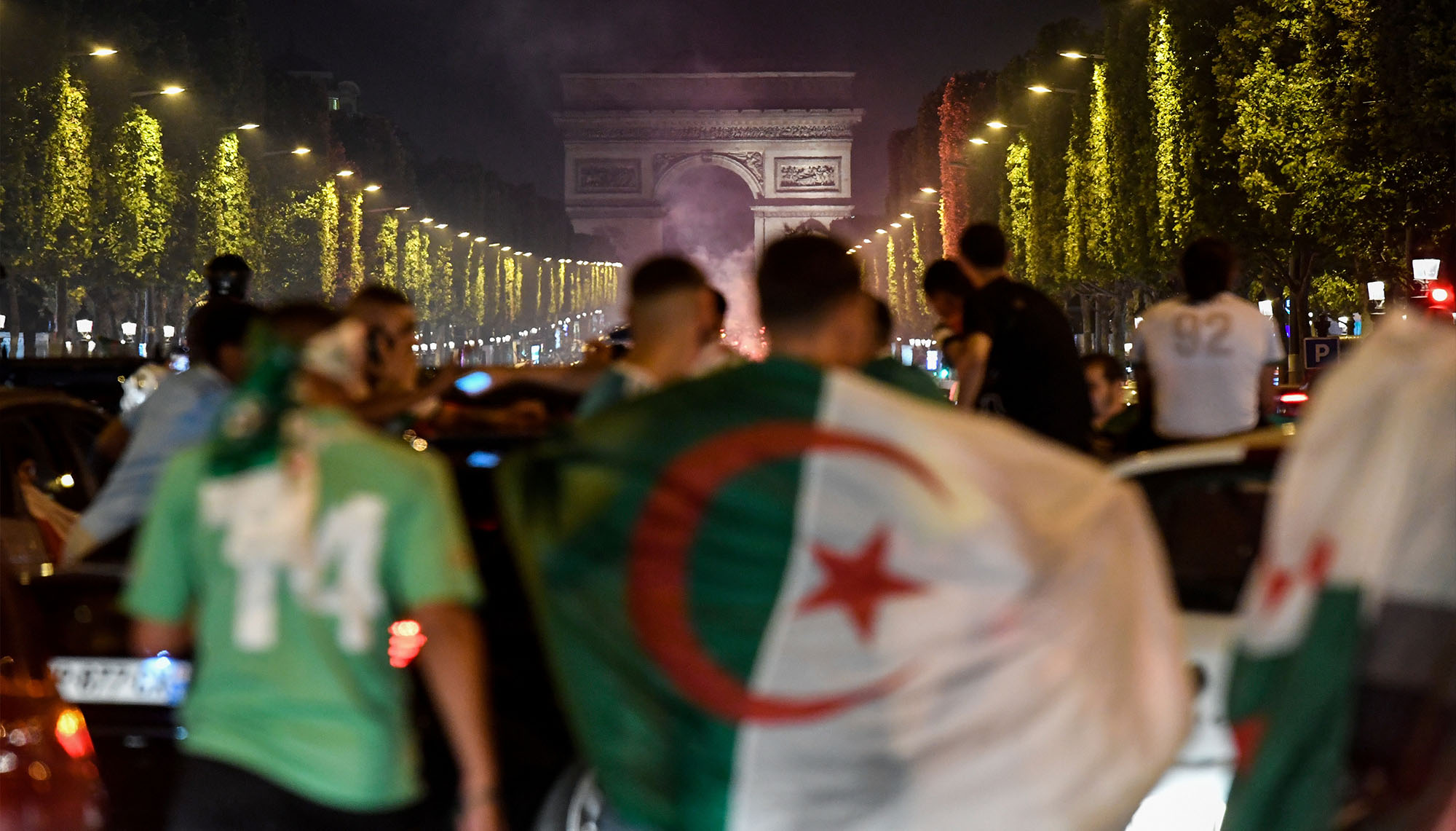 فرنسا والجزائر: مباراة لا تنتهي