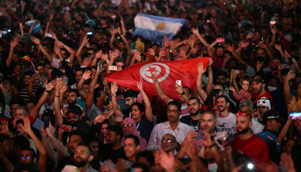 الملاعب والأمم المتخيلة: أن تؤخذ كرة القدم على محمل الجدّ