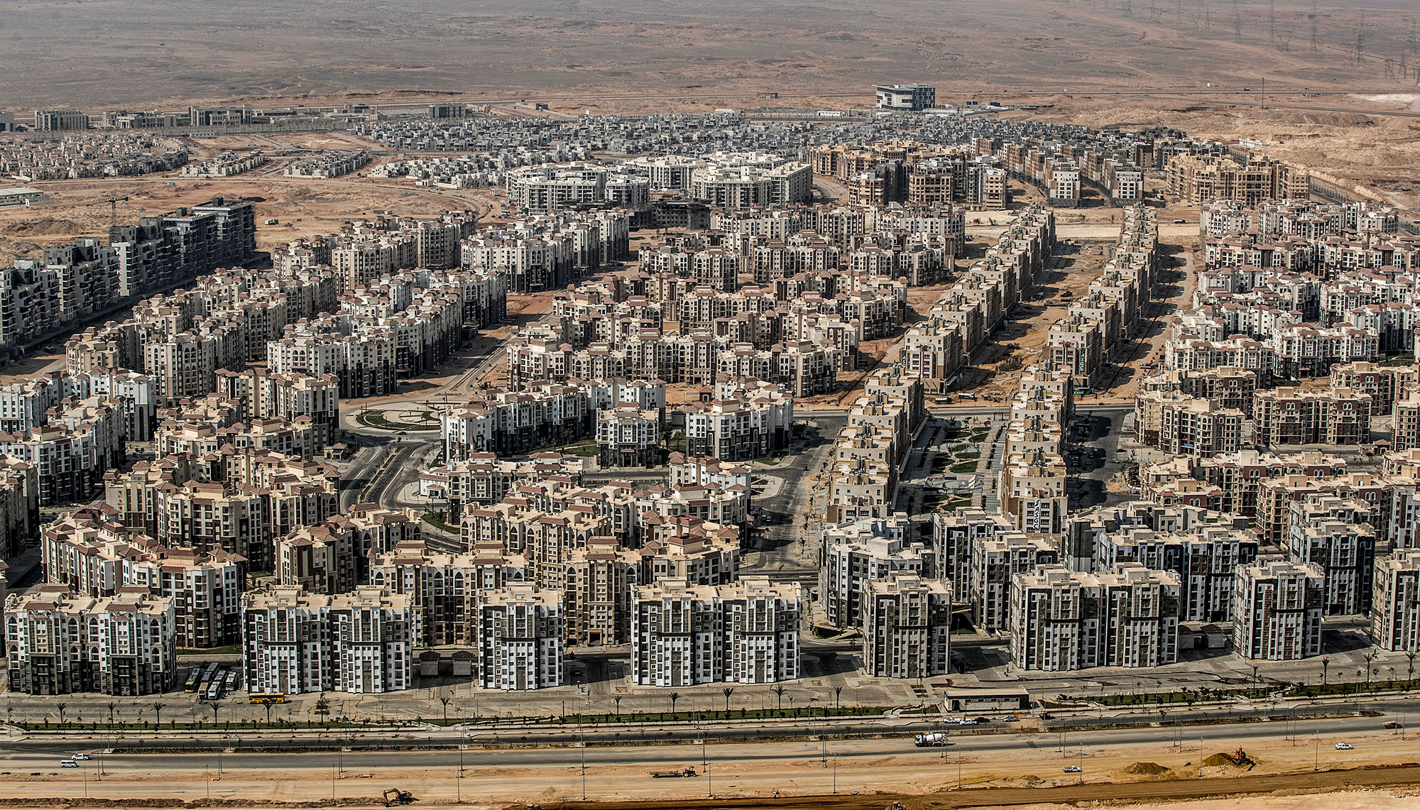 المشروعات القومية وأحلام التنمية الزائفة في مصر