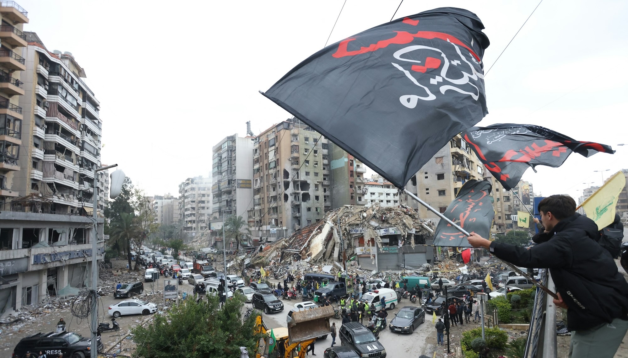 فرح وتحدٍ وغصّة: اللبنانيون يعودون إلى بيوتهم